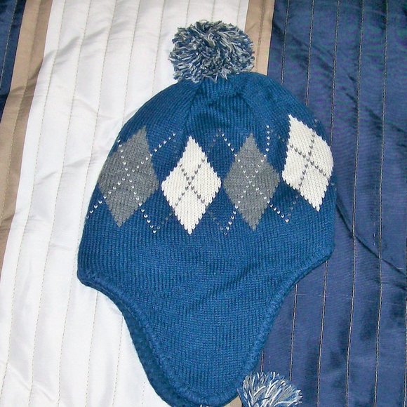 NWOT Warm Knit Beanie - Picture 5 of 6